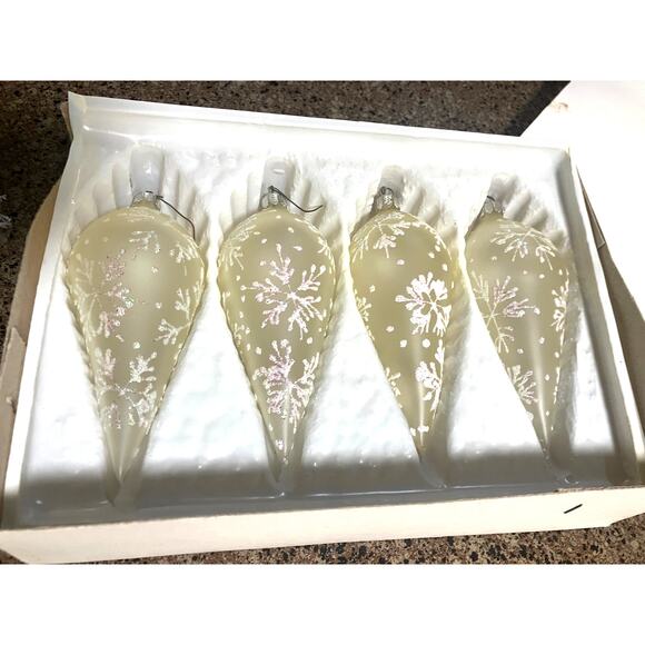 4 VTG Commodore Christmas Classics Ornaments Glass Teardrop Frosted European - Picture 2 of 9
